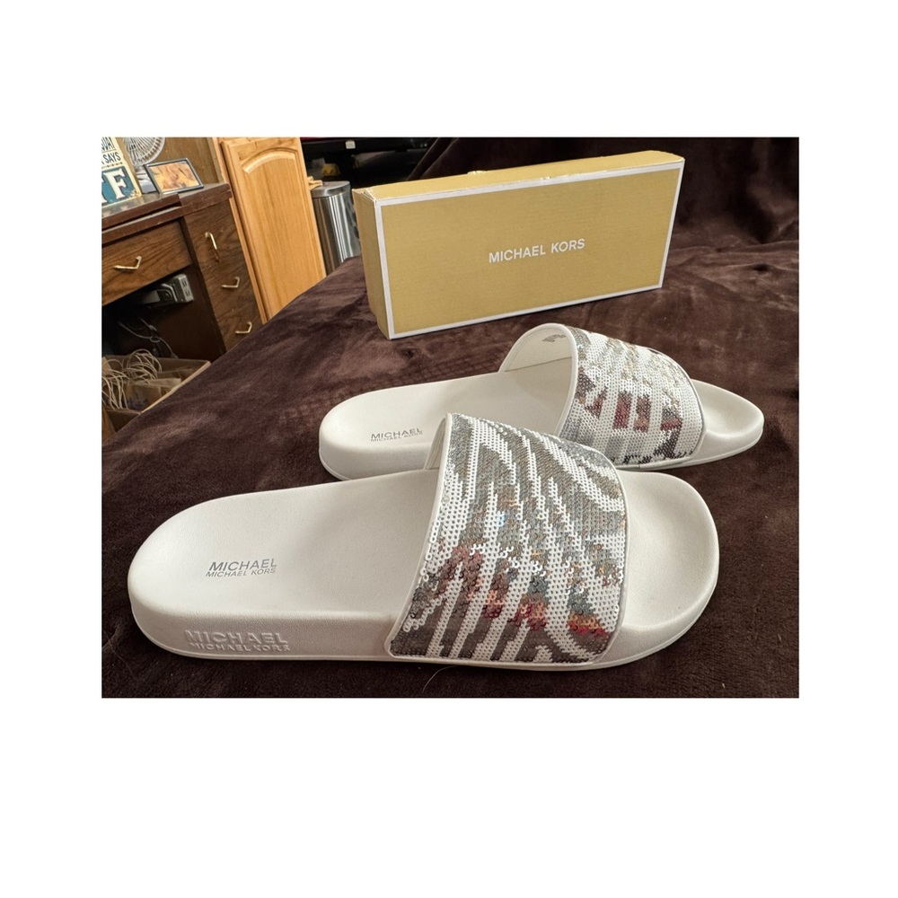 Michael Kors Silver Slide  Zebra Print Sandals size 10 - Picture 3 of 7